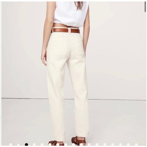 Banana Republic Sz 2 The Weekender Slim Barrel Leg Pants in Ecru Casual Trendy - Picture 2 of 16